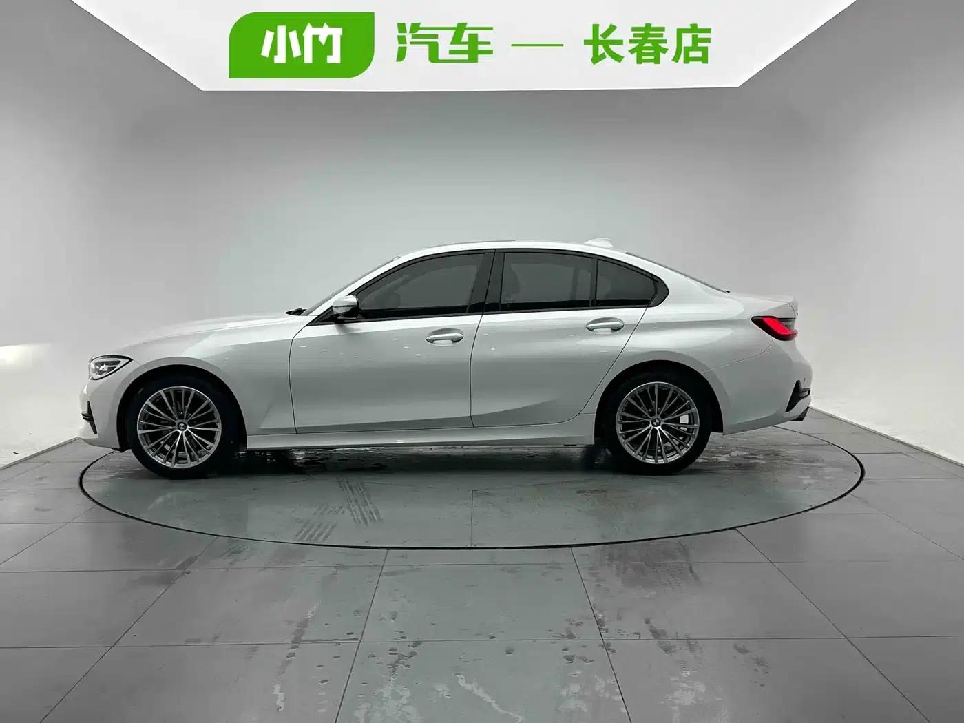 2022 BMW 3 Series 320i Sport Package — миниатюра 3