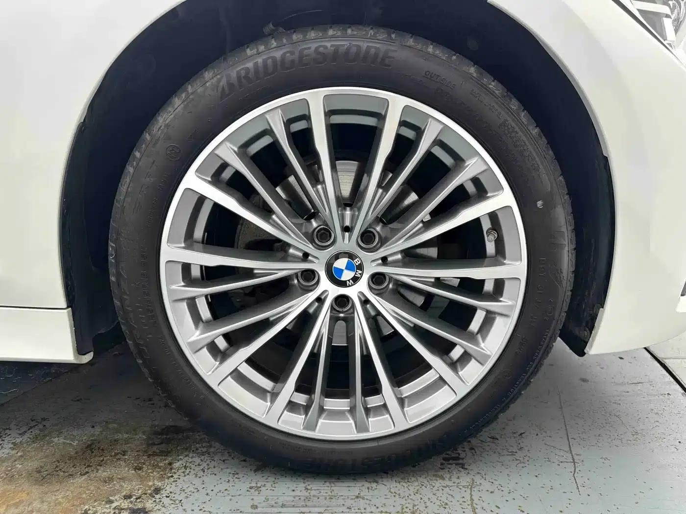 2022 BMW 3 Series 320i Sport Package — миниатюра 8