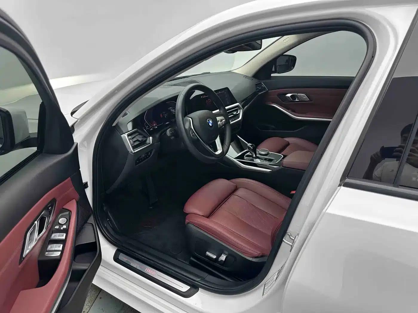 2022 BMW 3 Series 320i Sport Package — миниатюра 9