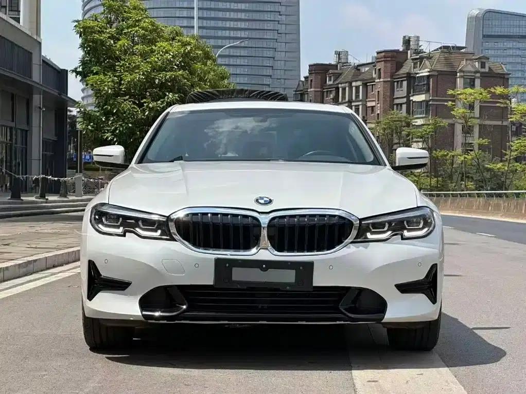 2022 BMW 3 Series 320i Sport Package — миниатюра 2