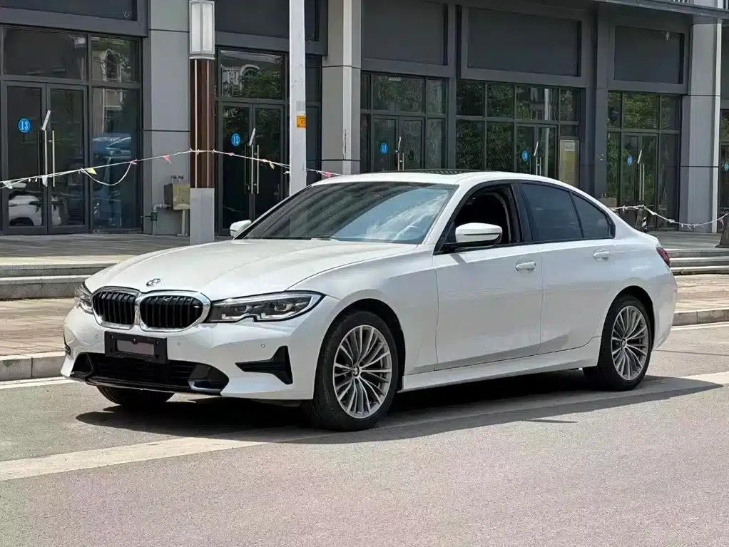 2022 BMW 3 Series 320i Sport Package — миниатюра 3