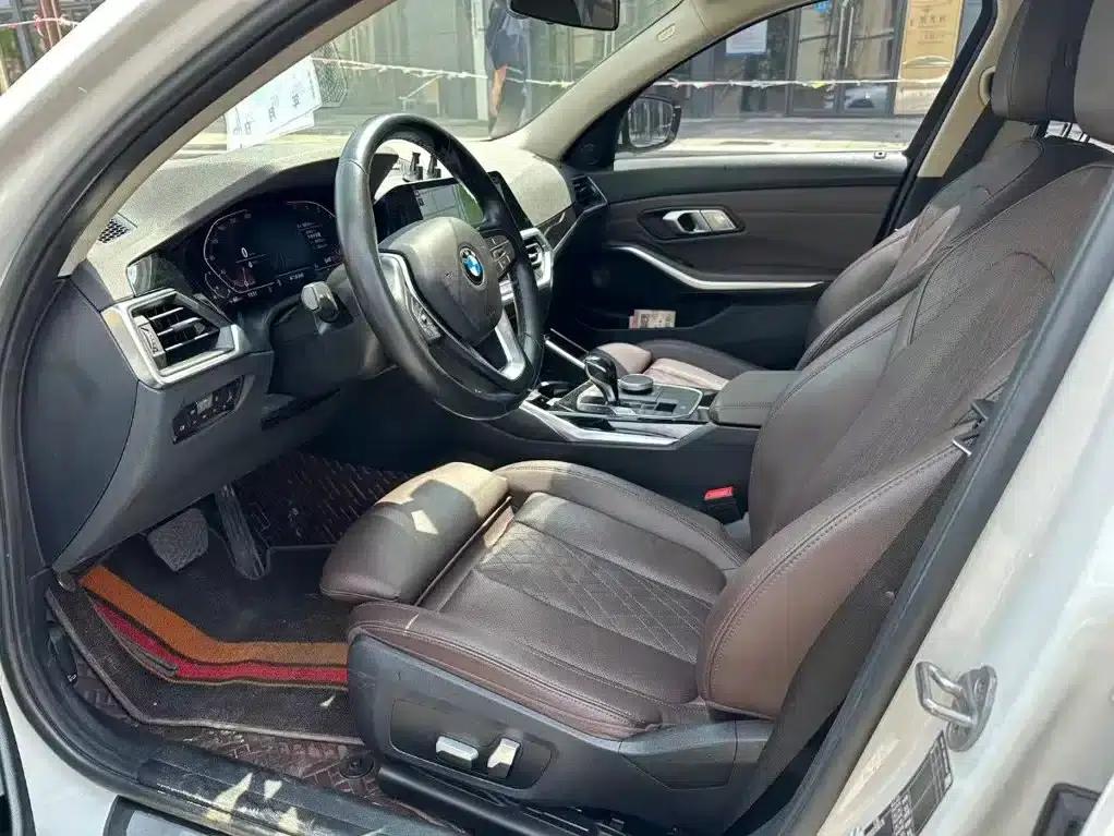 2022 BMW 3 Series 320i Sport Package — миниатюра 6
