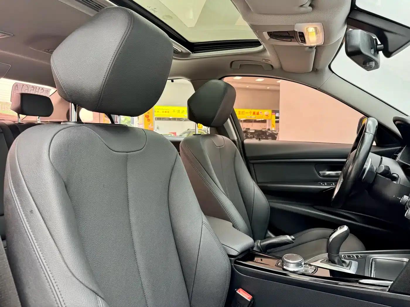 2018 BMW 3 Series 320Li Leading M Sport Package — миниатюра 14