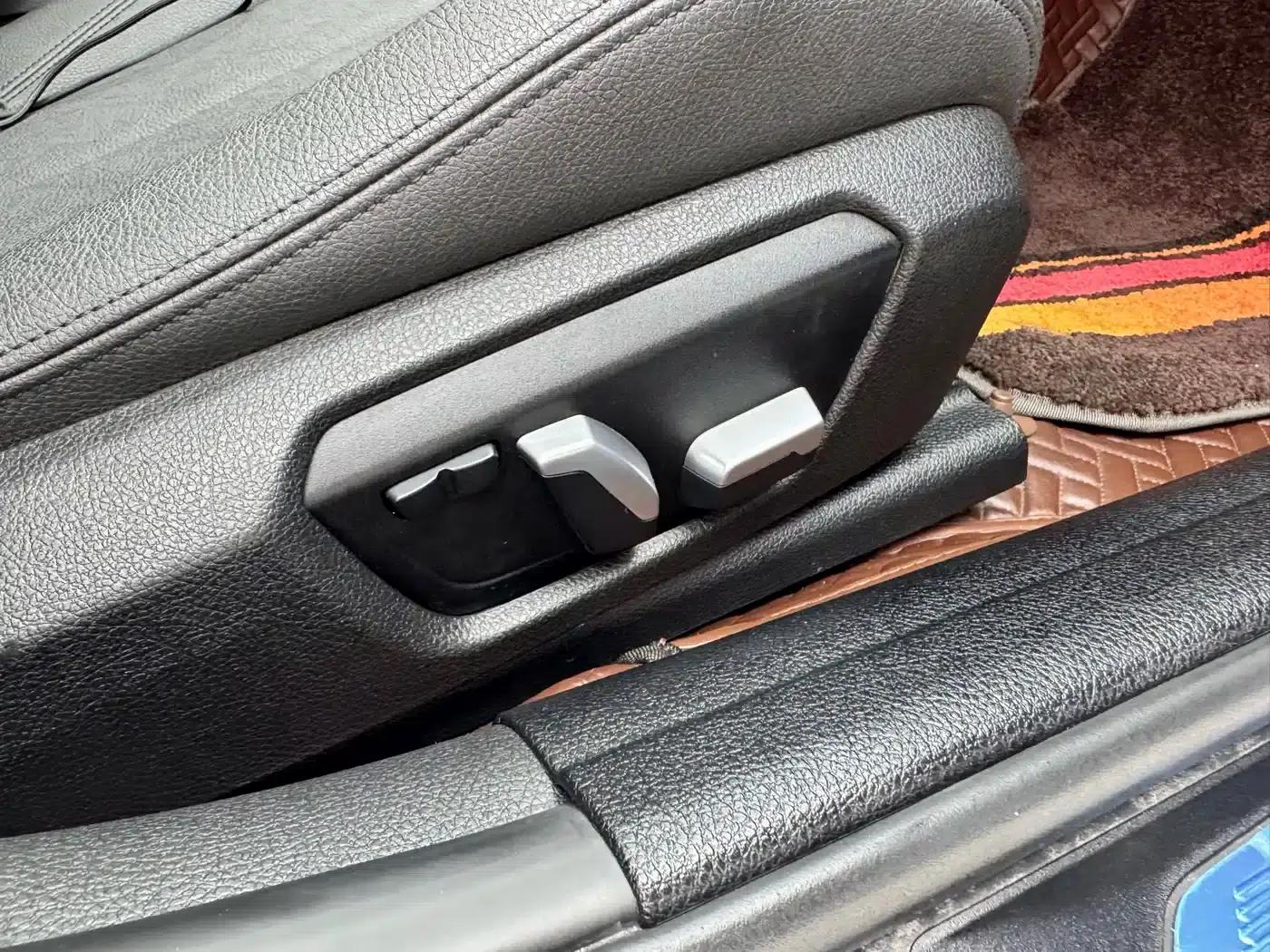 2018 BMW 3 Series 320Li Leading M Sport Package — миниатюра 15