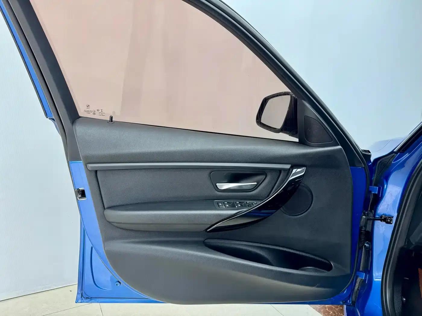 2018 BMW 3 Series 320Li Leading M Sport Package — миниатюра 7
