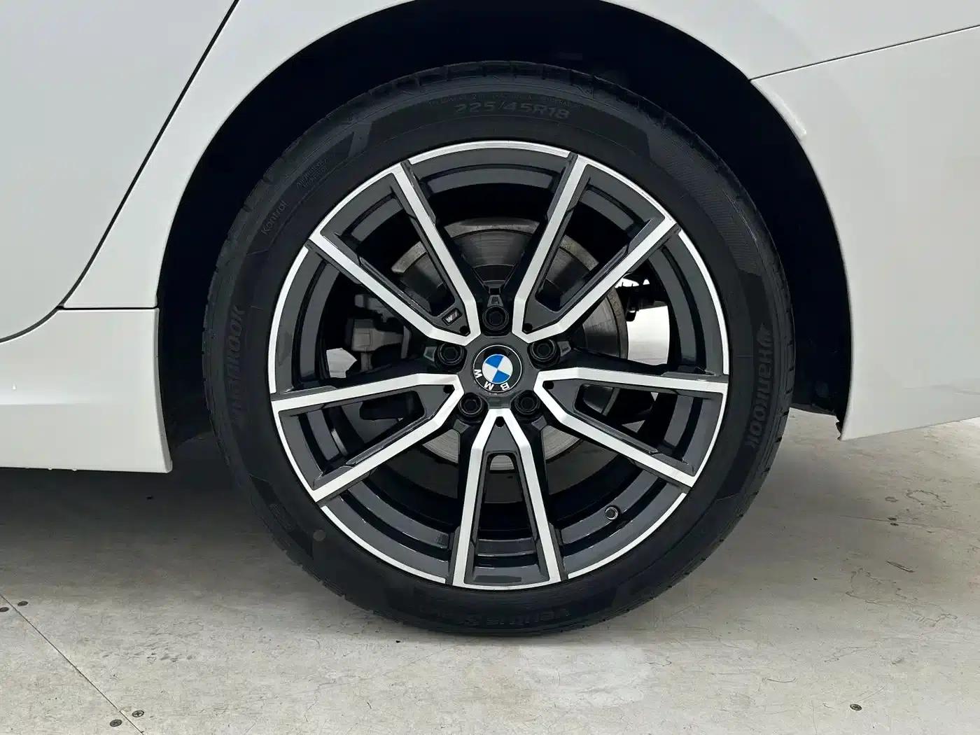 2023 BMW 3 Series 320Li M Sport Package — миниатюра 16