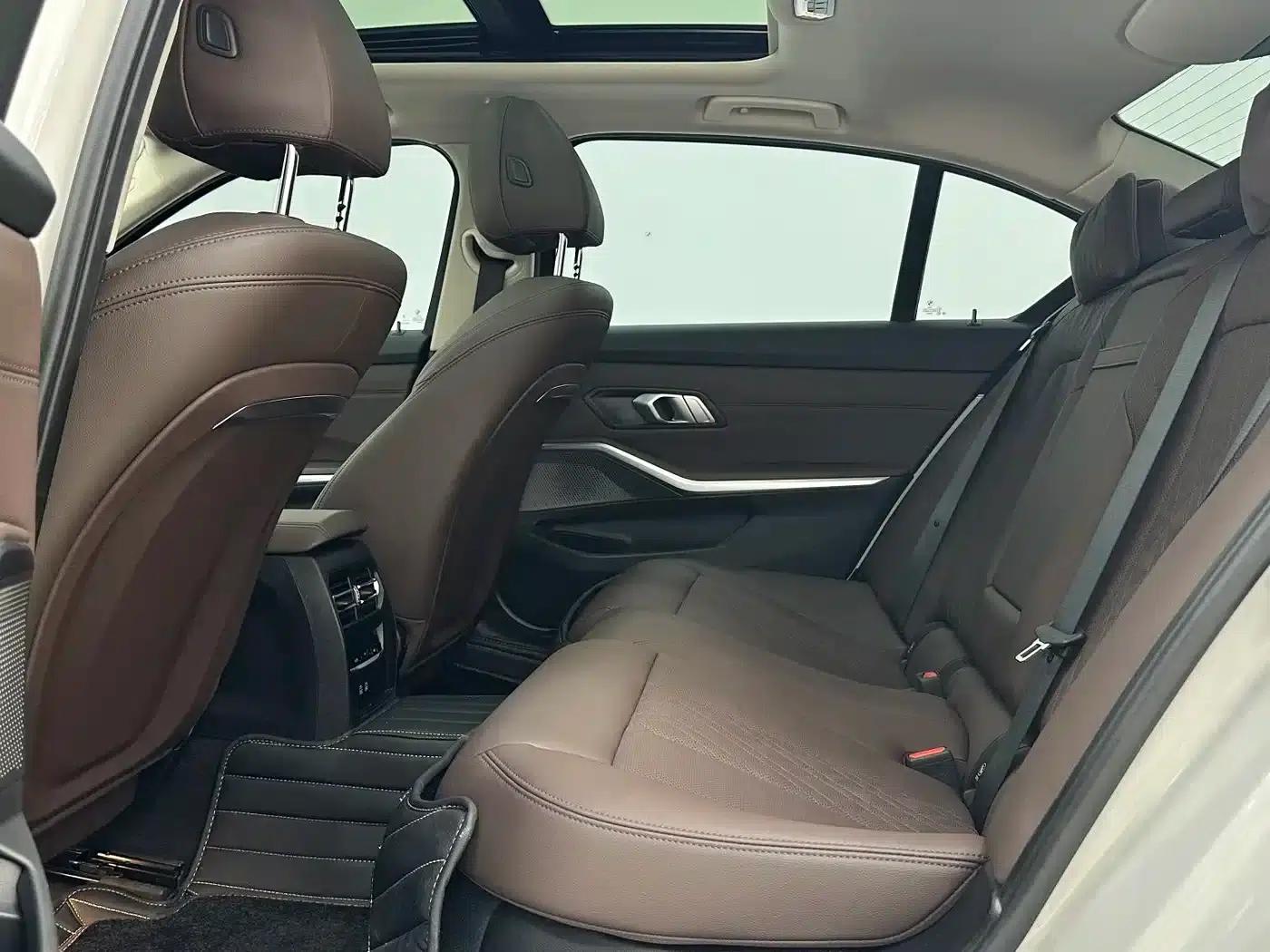 2023 BMW 3 Series 320Li M Sport Package — миниатюра 7