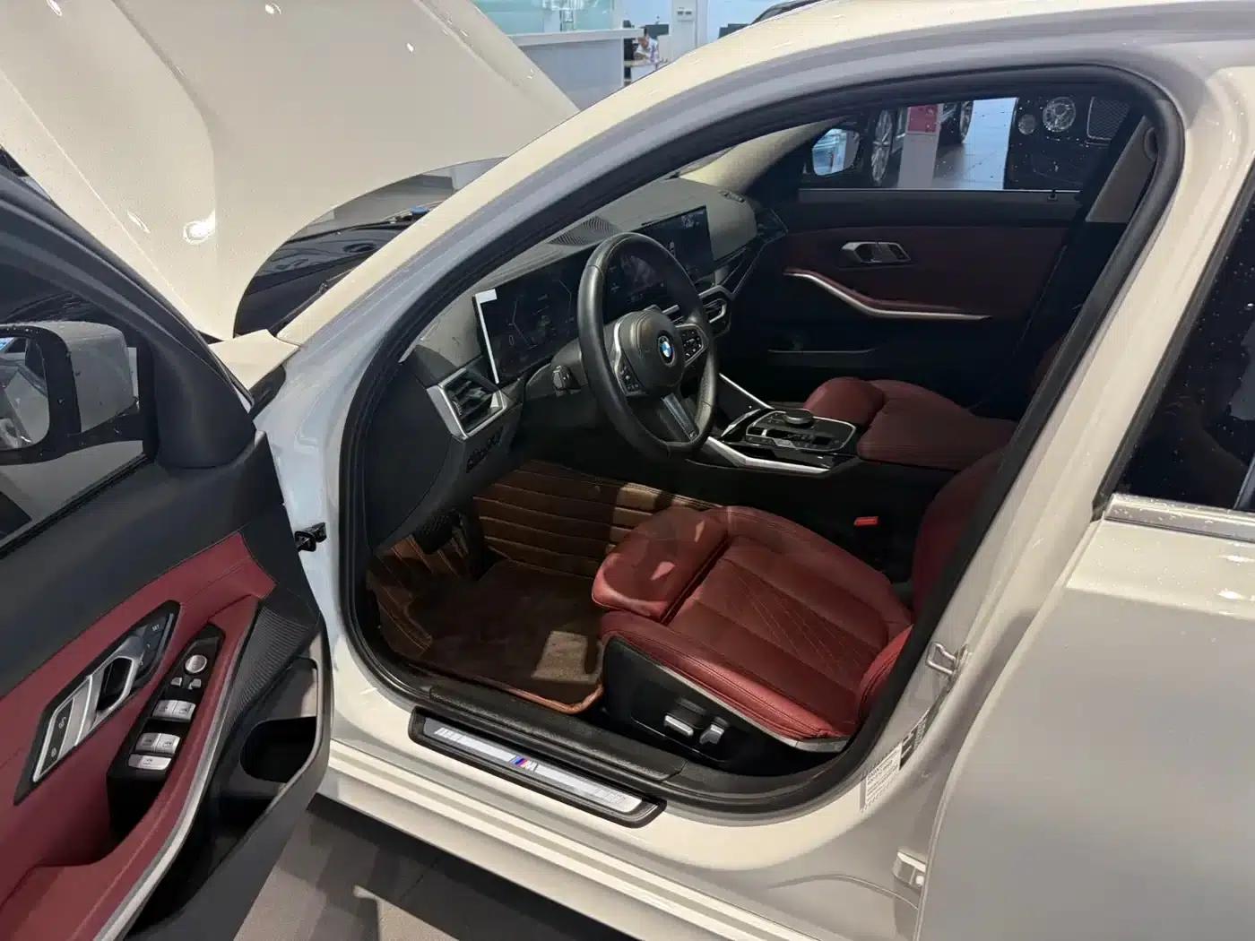 2023 BMW 3 Series 320Li M Sport Package — миниатюра 7