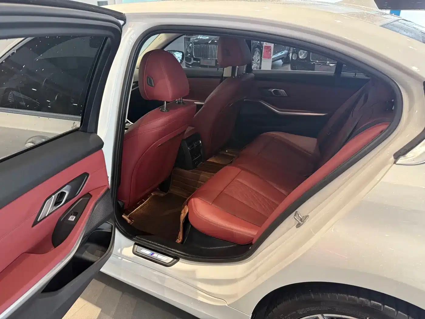 2023 BMW 3 Series 320Li M Sport Package — миниатюра 8