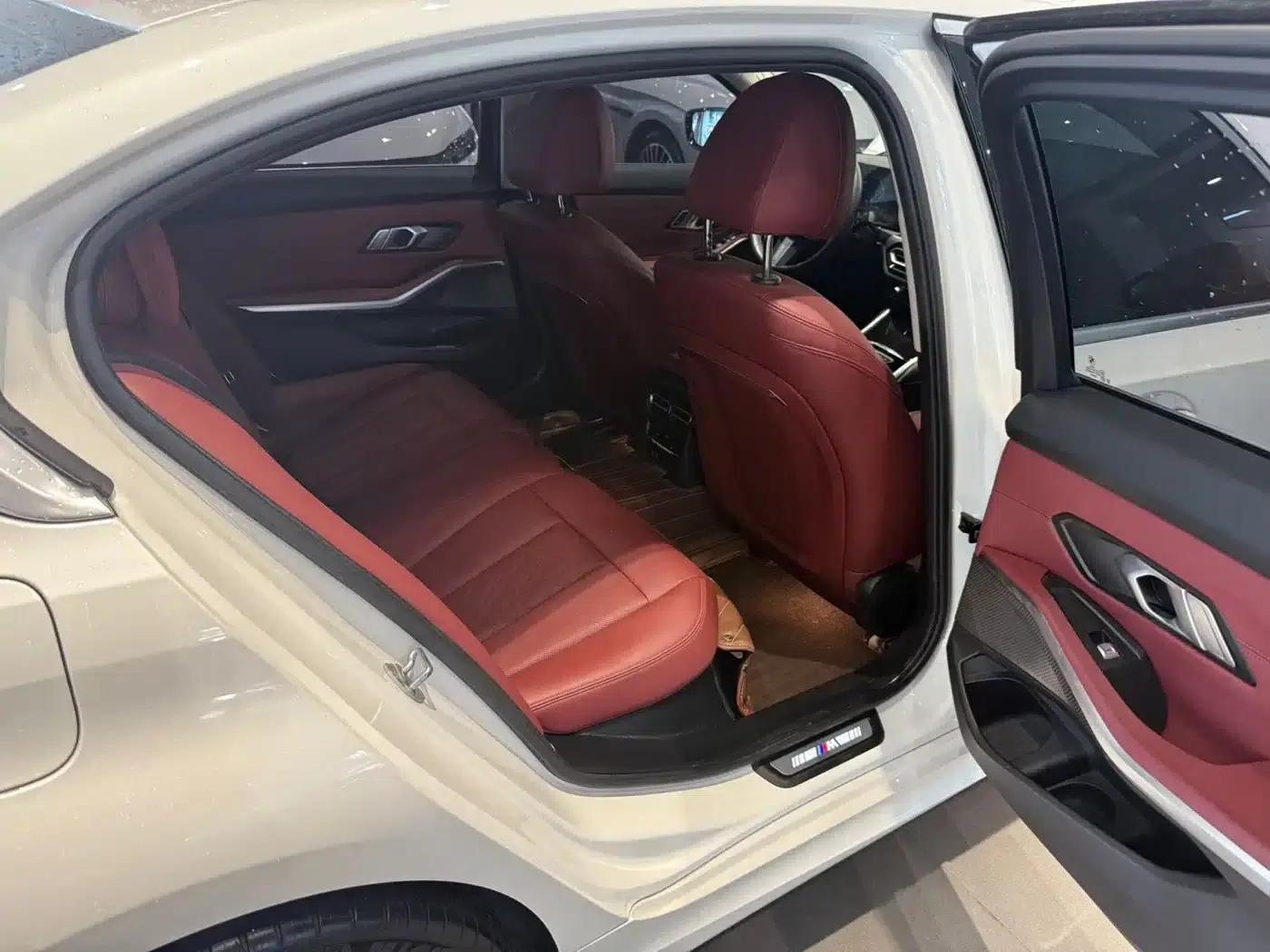 2023 BMW 3 Series 320Li M Sport Package — миниатюра 10