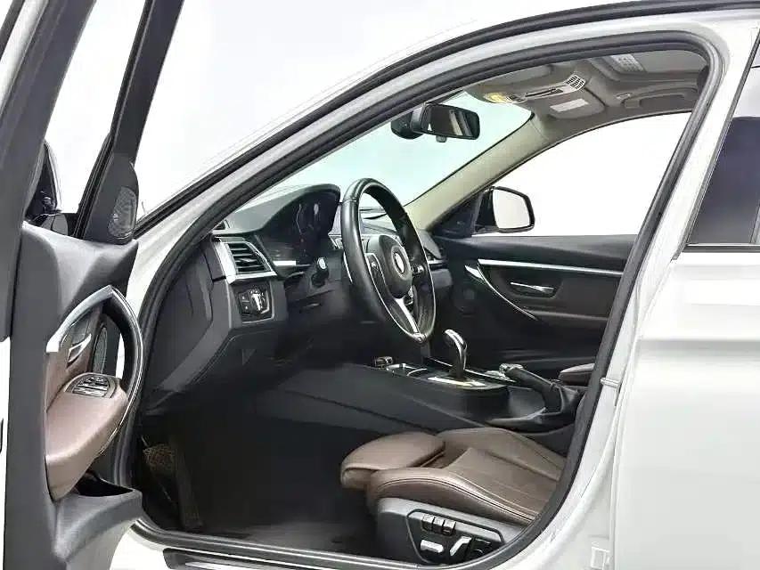 2018 BMW 3 Series 330Li M Sport Shadow Edition — миниатюра 4