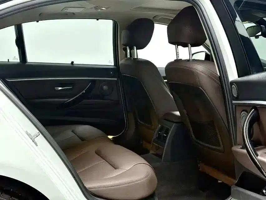 2018 BMW 3 Series 330Li M Sport Shadow Edition — миниатюра 5