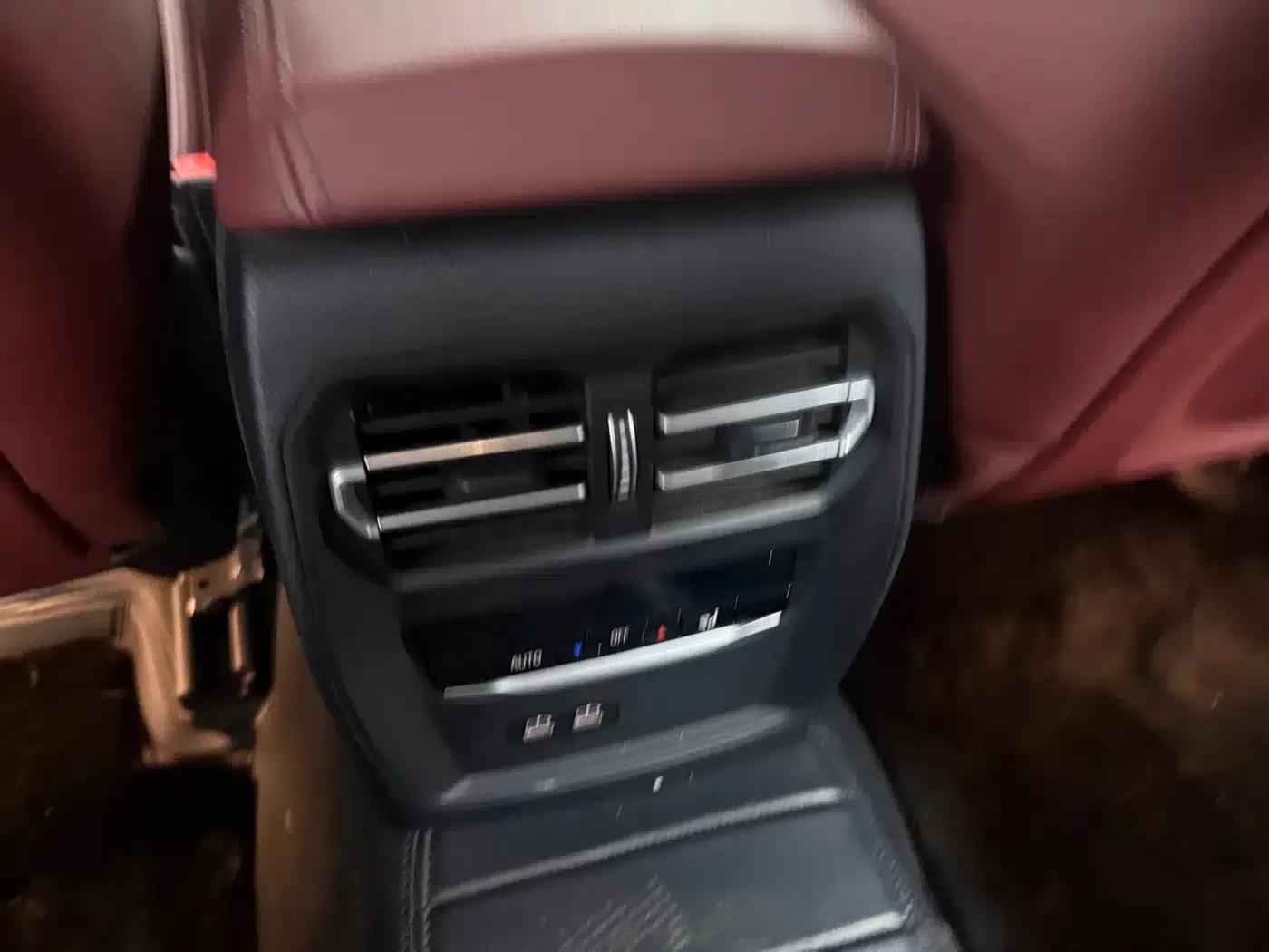 2023 BMW 3 Series 330Li M Sport Shadow Edition — миниатюра 7