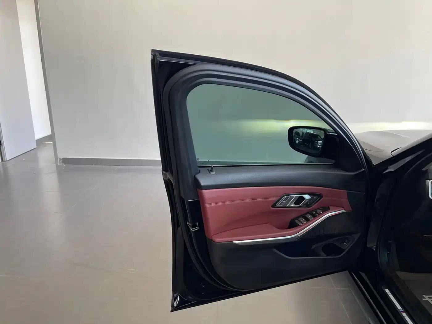2022 BMW 3 Series 325i M Sport Package — миниатюра 10