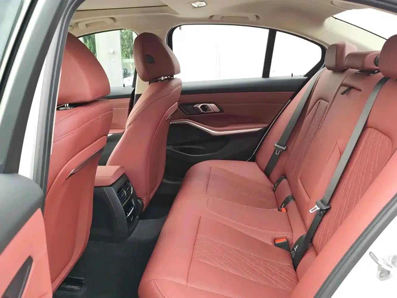 2025 BMW 3 Series 325i M Sport Package — миниатюра 12