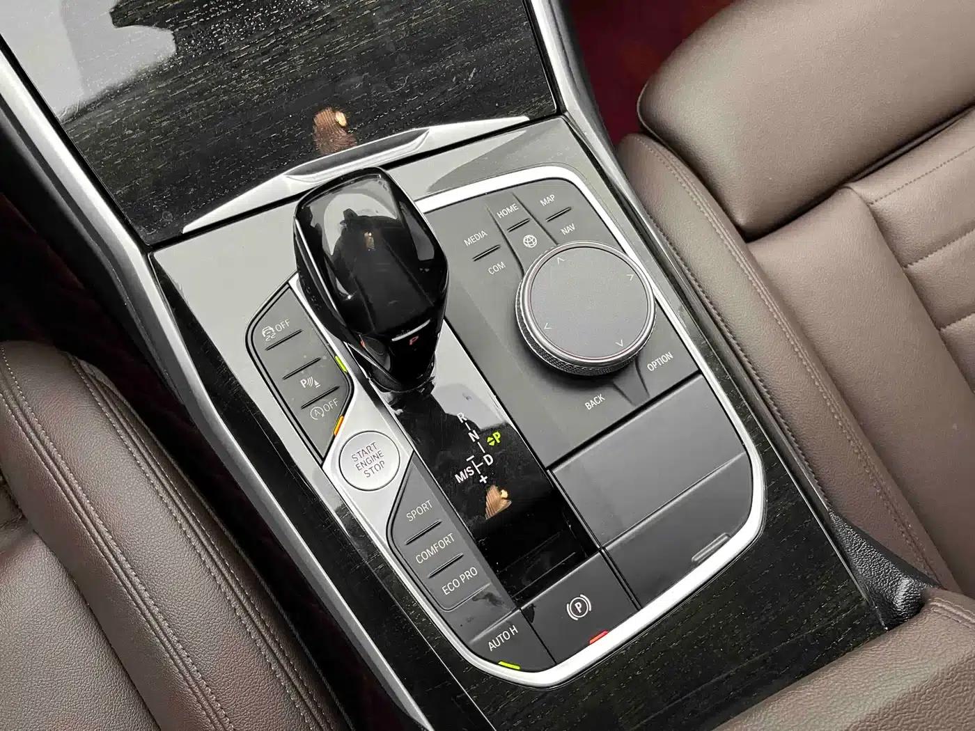 2020 BMW 3 Series 325i M Sport Package — миниатюра 11