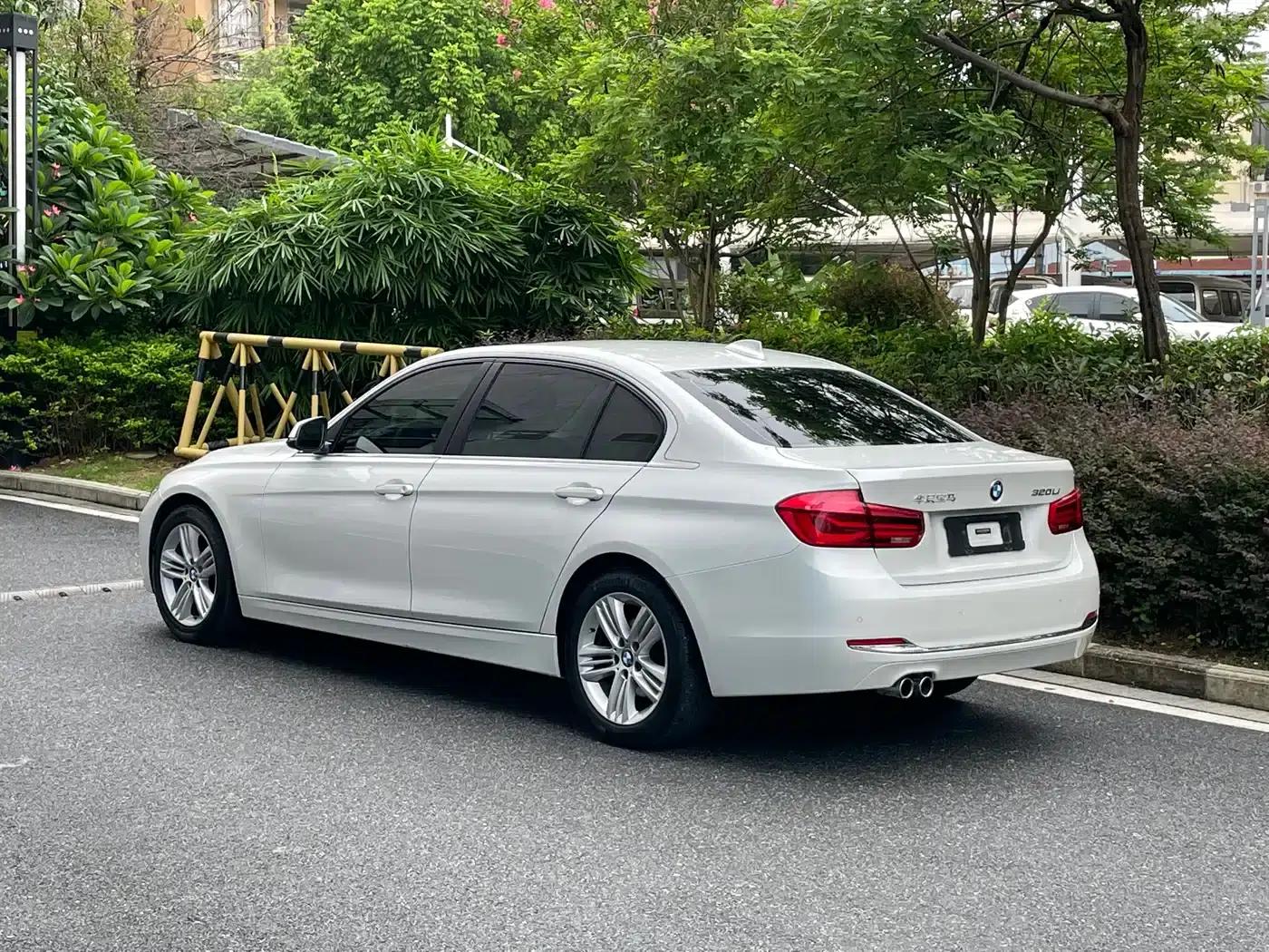 2017 BMW 3 Series 320Li Fashion Edition — миниатюра 5