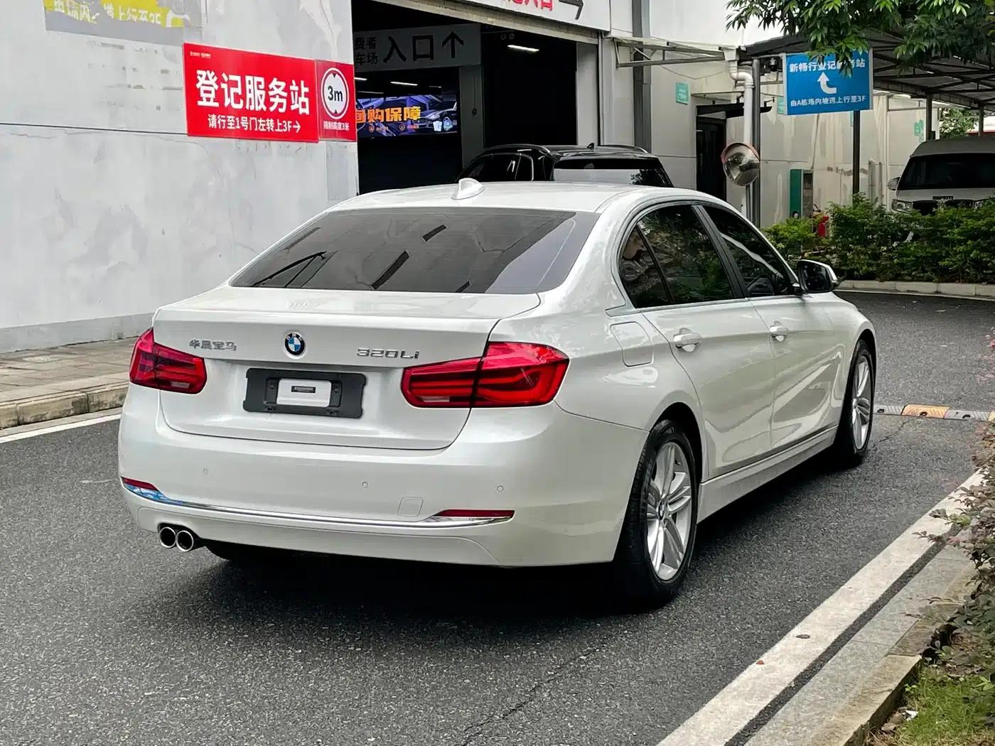 2017 BMW 3 Series 320Li Fashion Edition — миниатюра 7