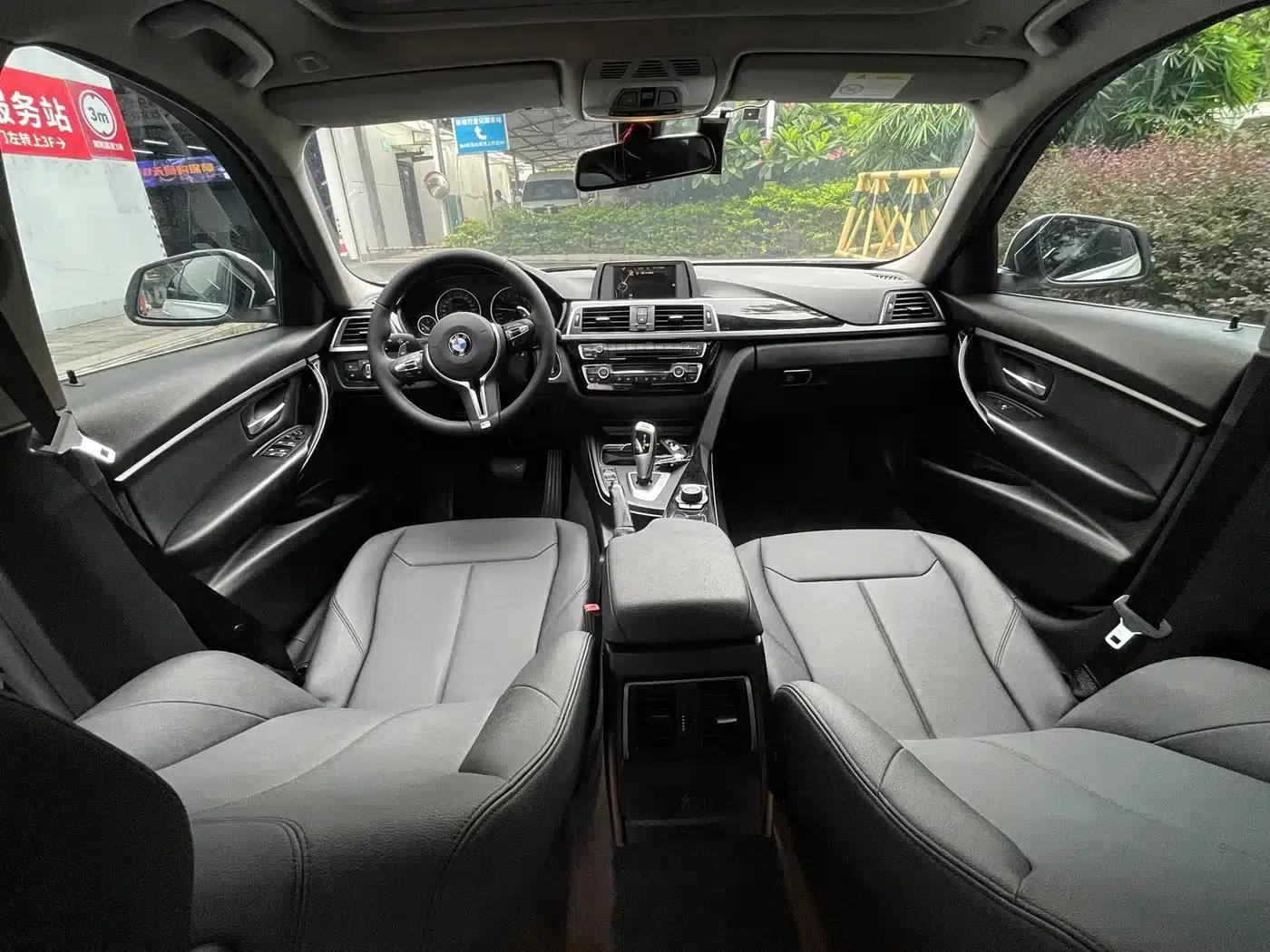 2017 BMW 3 Series 320Li Fashion Edition — миниатюра 10