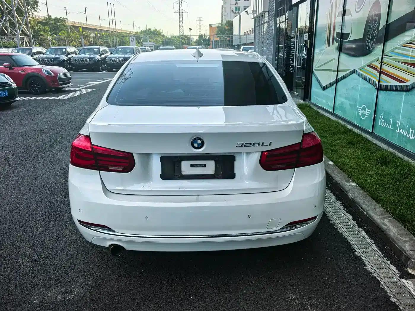 2016 BMW 3 Series 320Li Fashion Edition — миниатюра 10