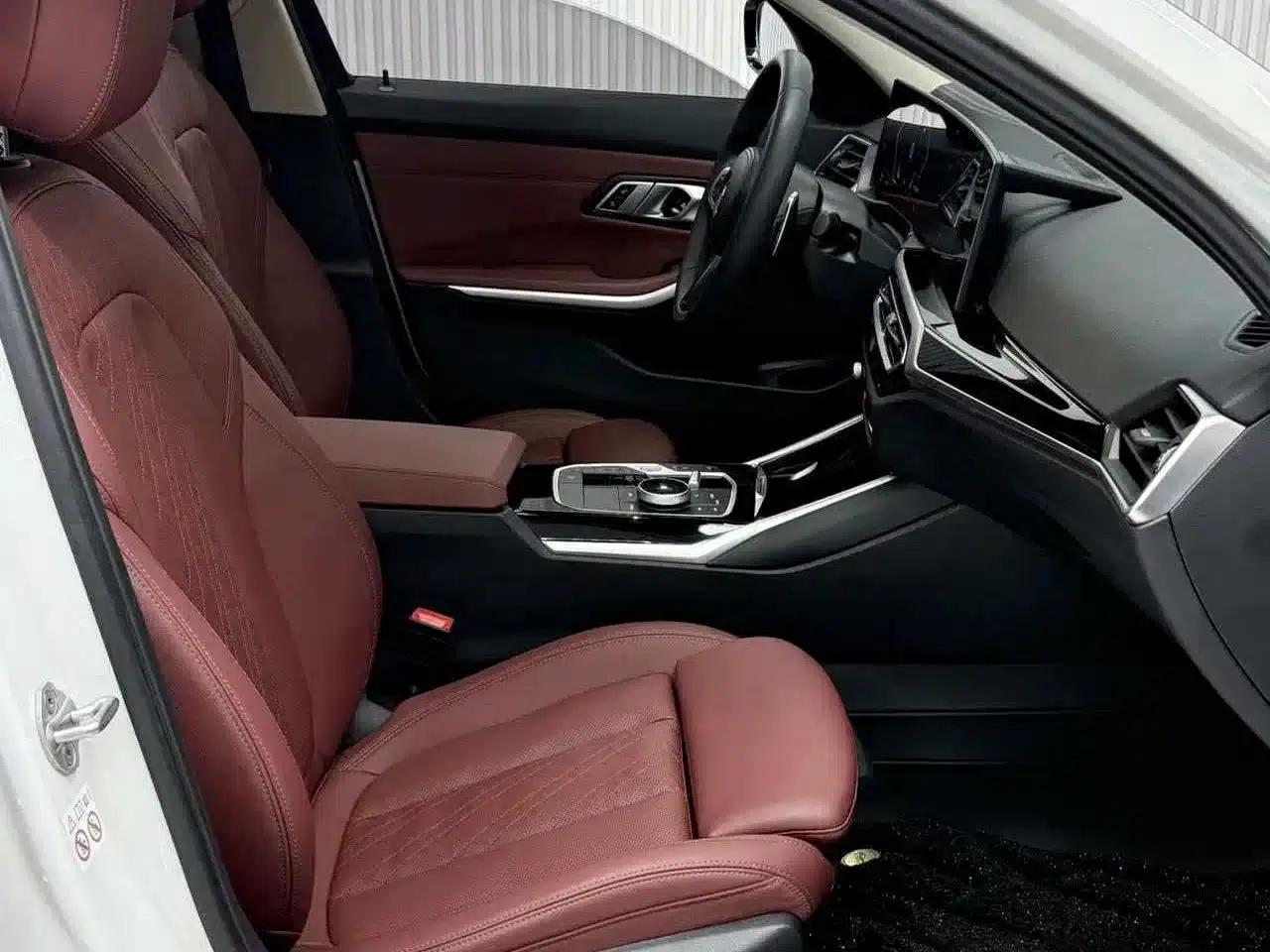 2023 BMW 3 Series 320Li M Sport Package — миниатюра 10