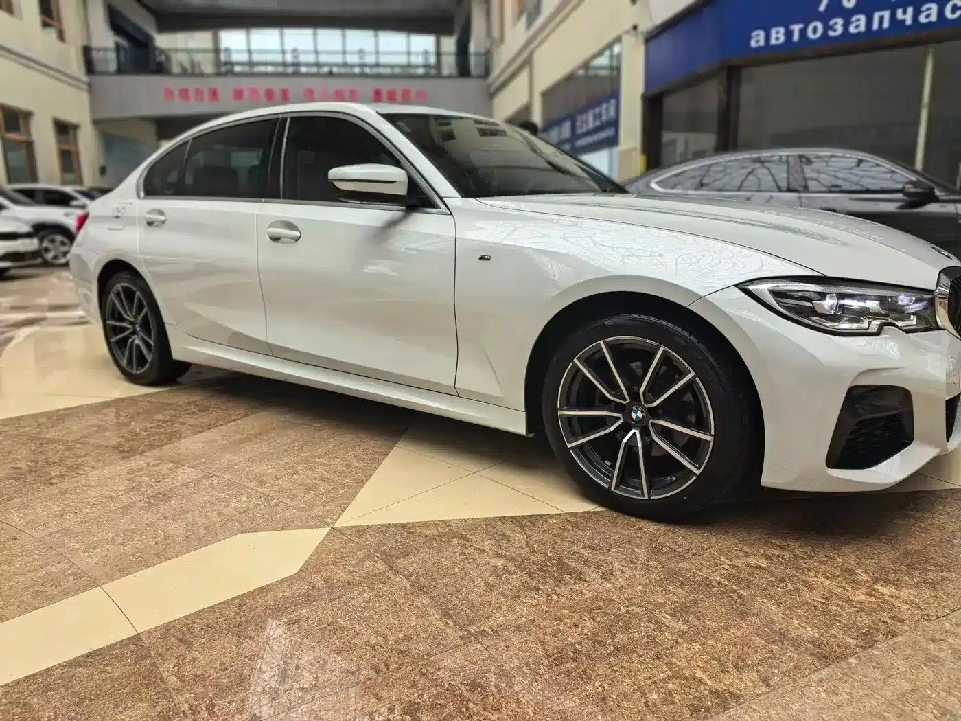 2022 BMW 3 Series 320Li M Sport Package — миниатюра 3