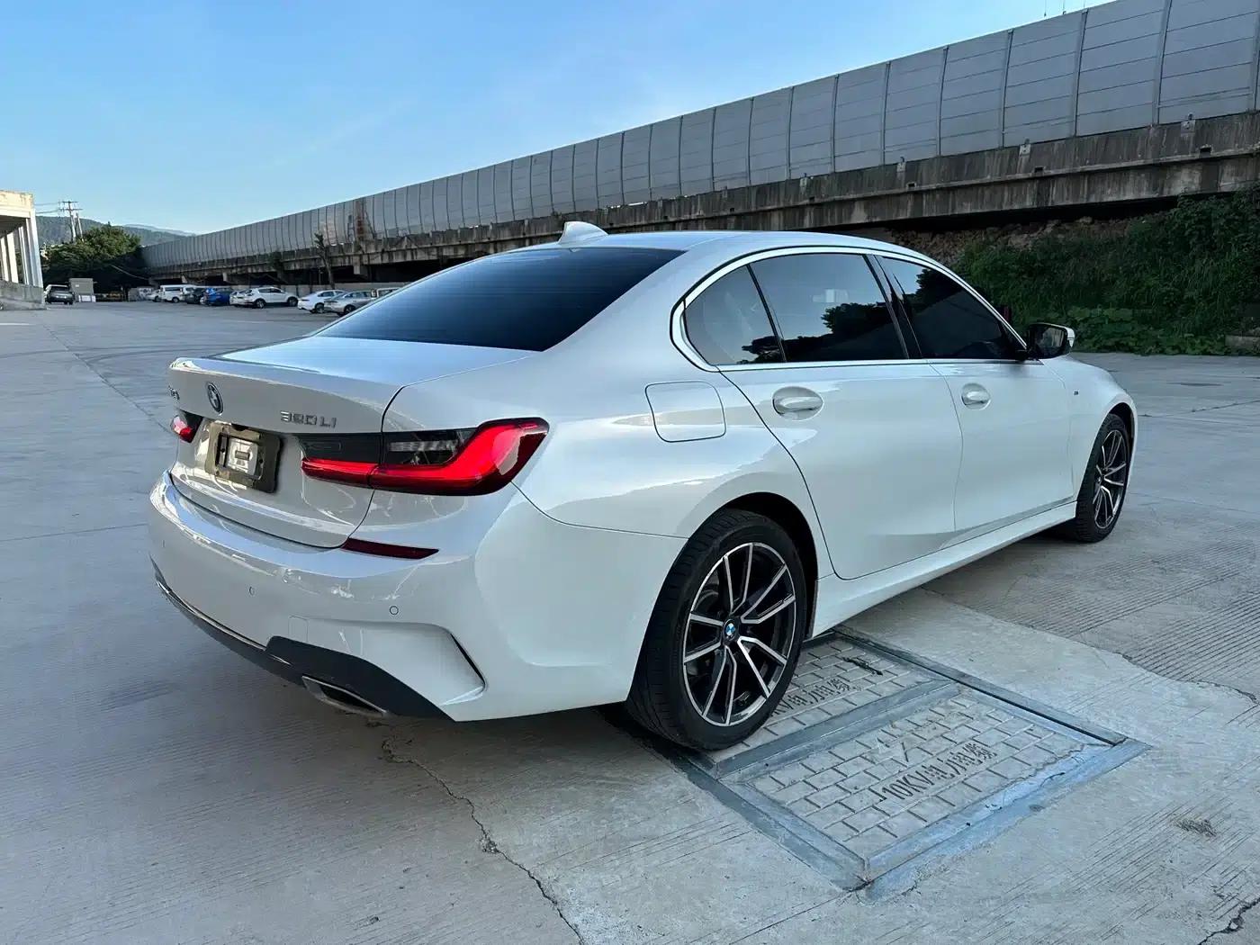 2021 BMW 3 Series 320Li M Sport Package — миниатюра 9
