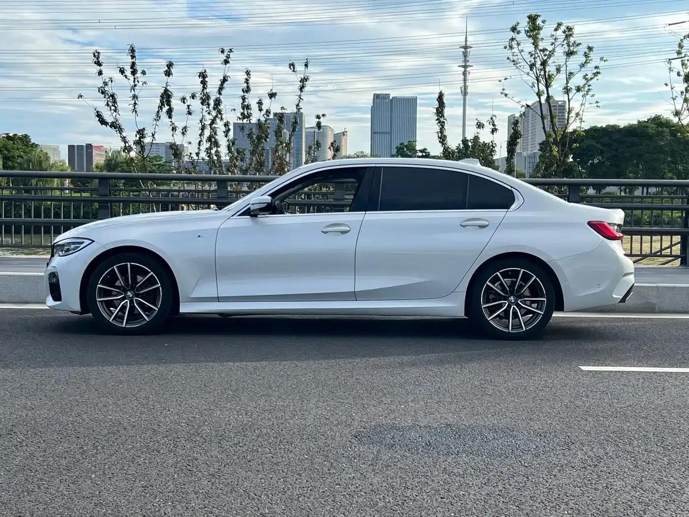 2022 BMW 3 Series 325Li M Sport Package — миниатюра 4