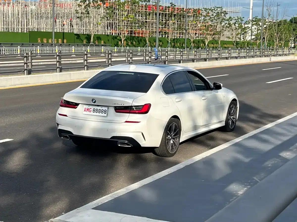 2022 BMW 3 Series 325Li M Sport Package — миниатюра 10