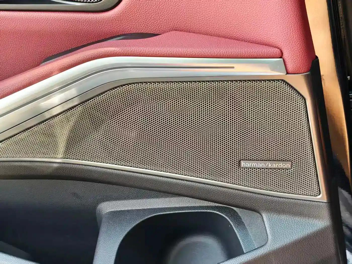 2021 BMW 3 Series 325Li M Sport Shadow Edition — миниатюра 8