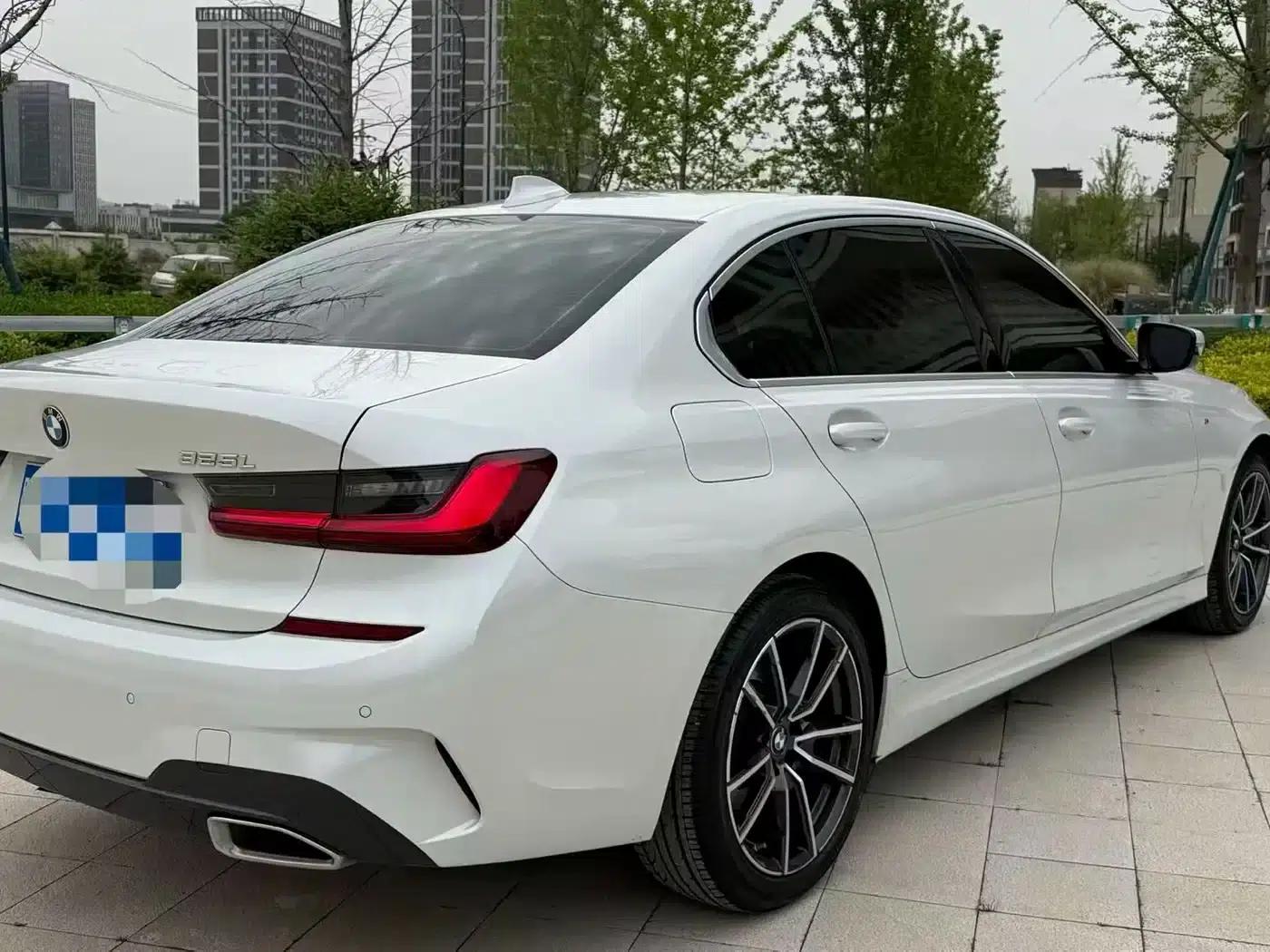 2022 BMW 3 Series 325Li M Sport Package — миниатюра 6