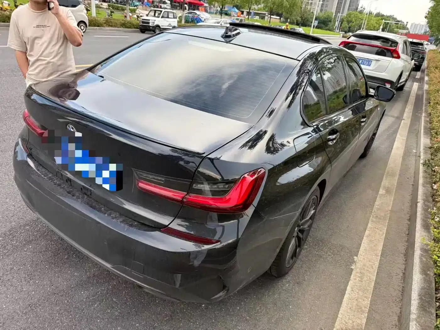 2022 BMW 3 Series 325i M Sport Shadow Edition — миниатюра 6