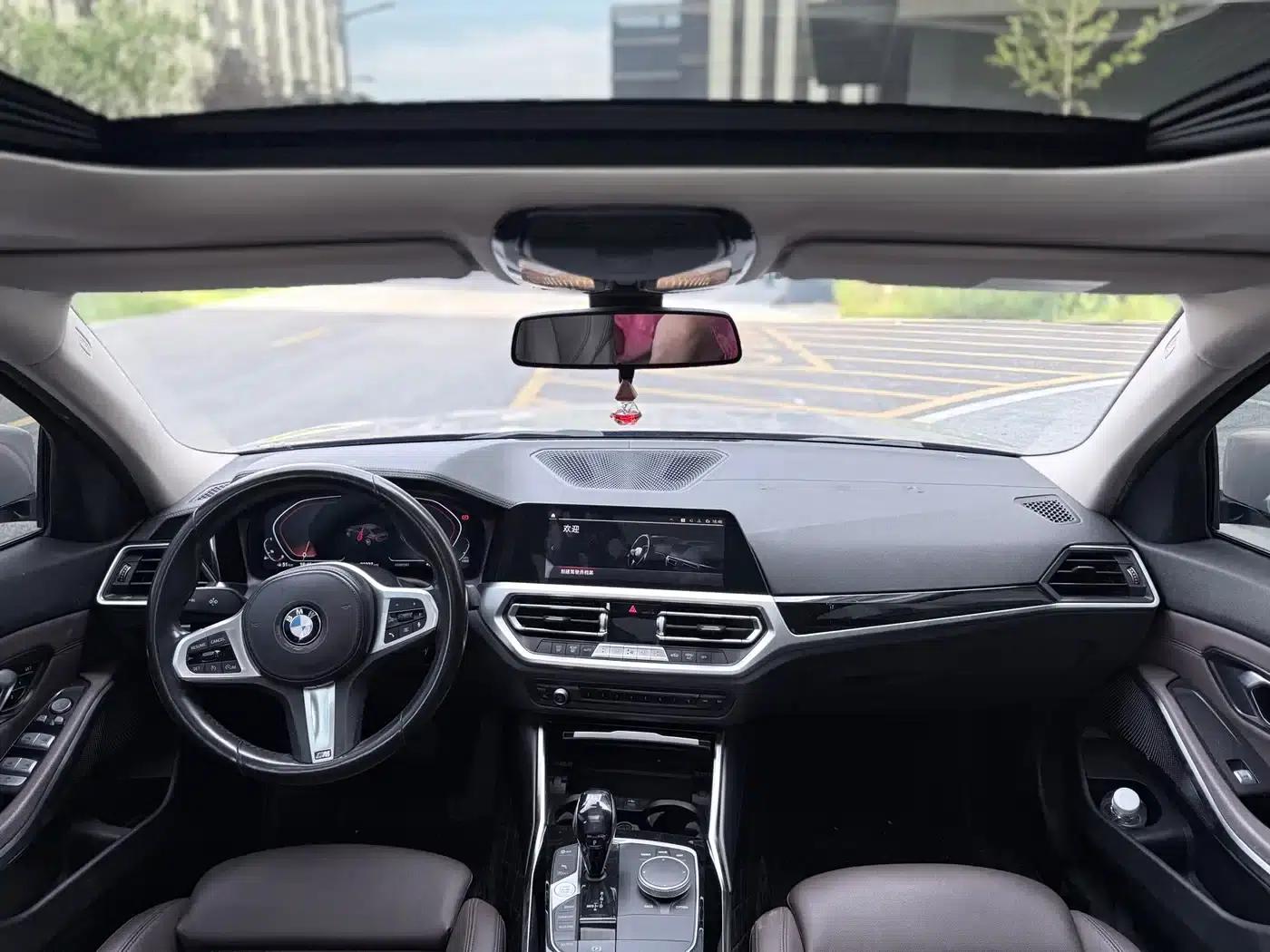 2021 BMW 3 Series 320Li M Sport Package — миниатюра 5