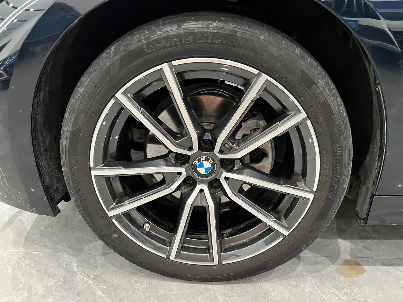 2023 BMW 3 Series 320Li M Sport Package — миниатюра 20