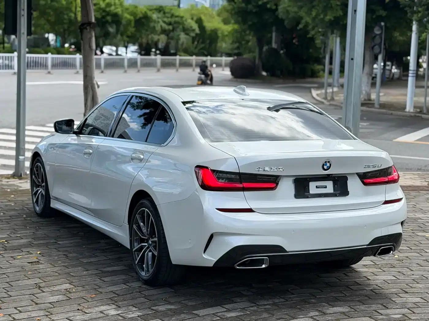 2020 BMW 3 Series 325Li M Sport Package — миниатюра 6
