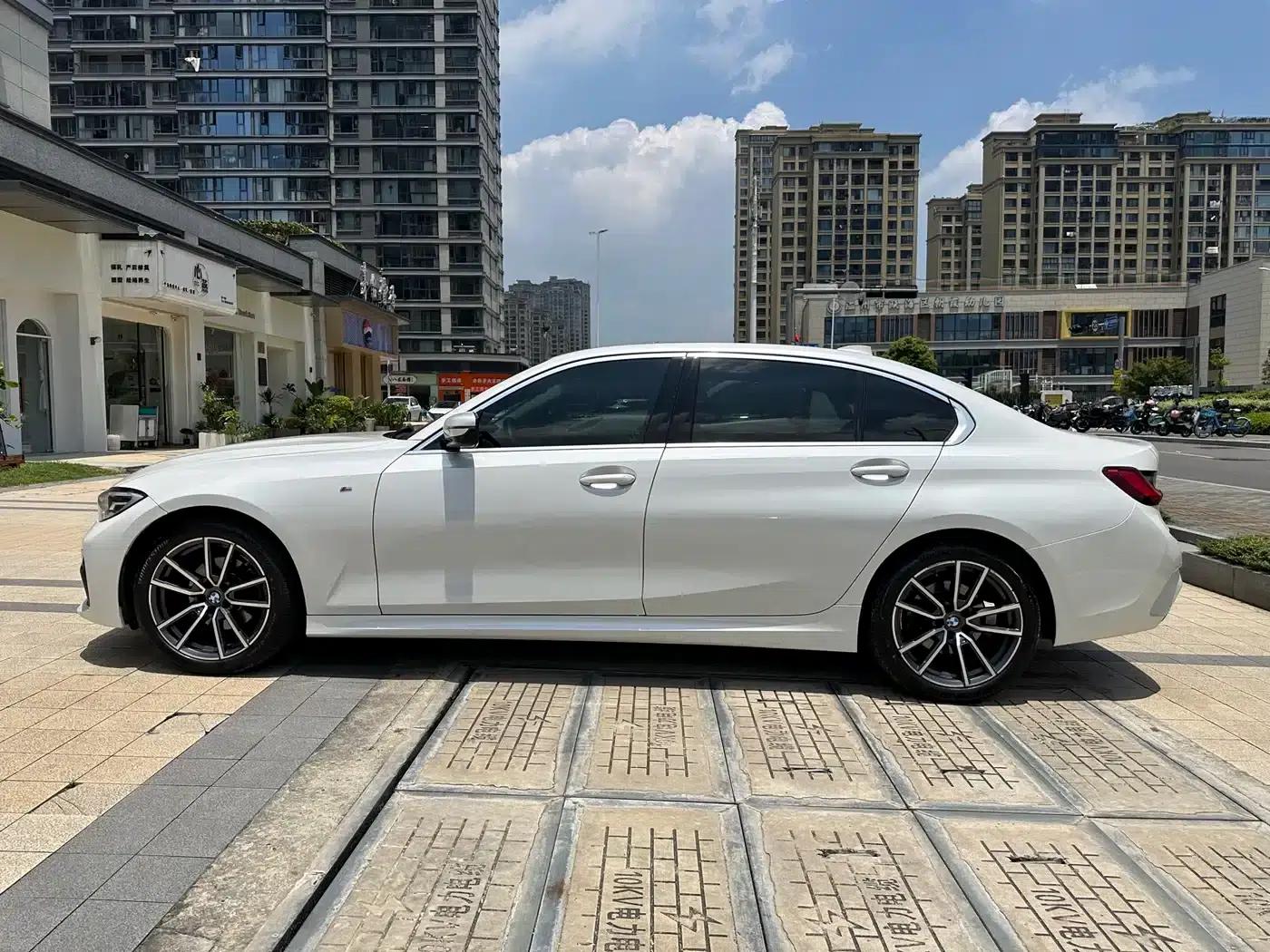 2021 BMW 3 Series 320Li M Sport Package — миниатюра 11