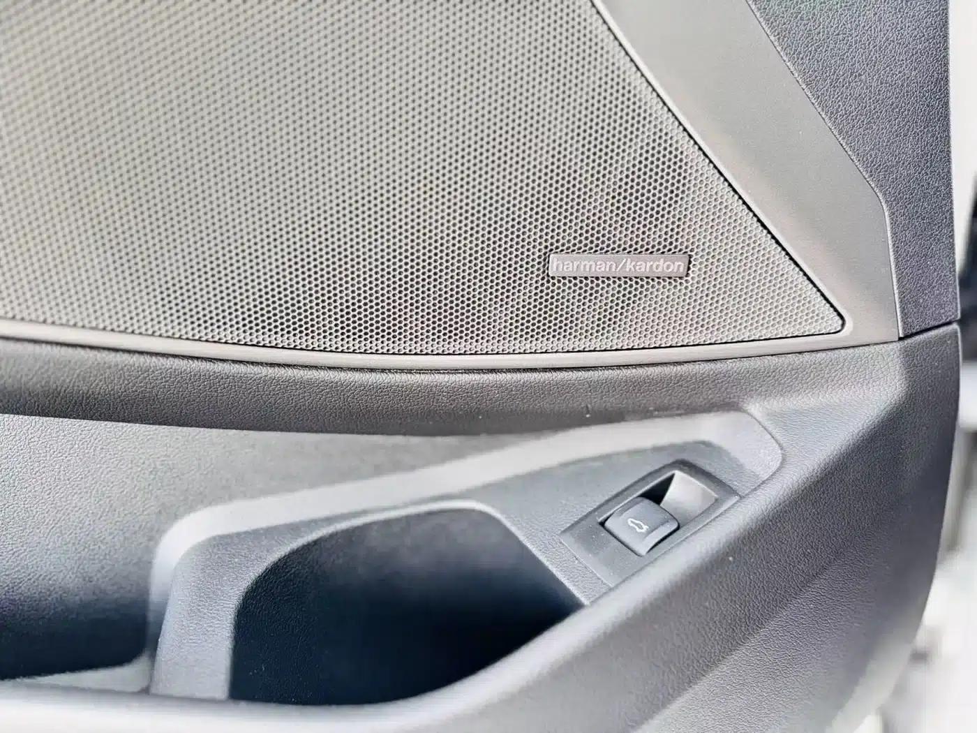 2025 BMW 3 Series 330Li M Sport Shadow Edition — миниатюра 9