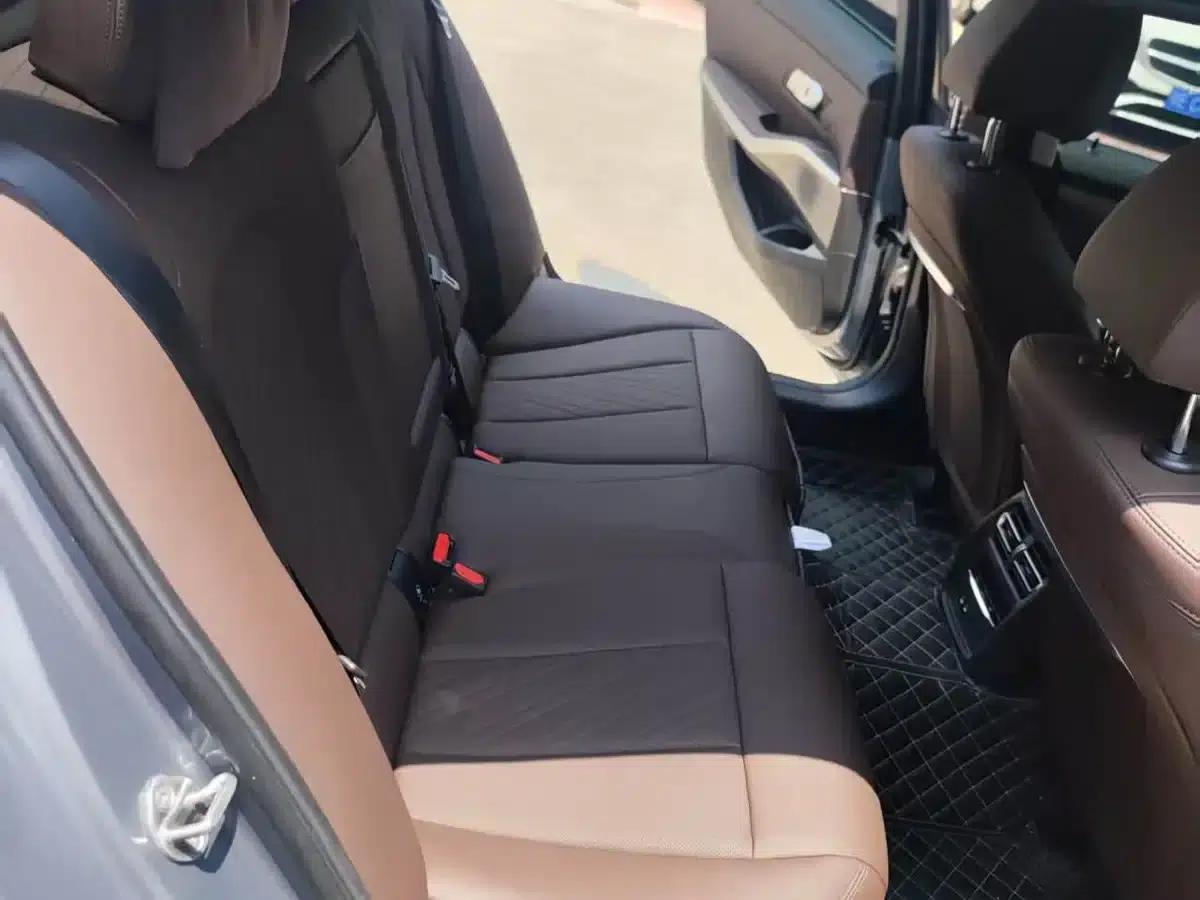 2023 BMW 3 Series 320Li M Sport Package — миниатюра 10