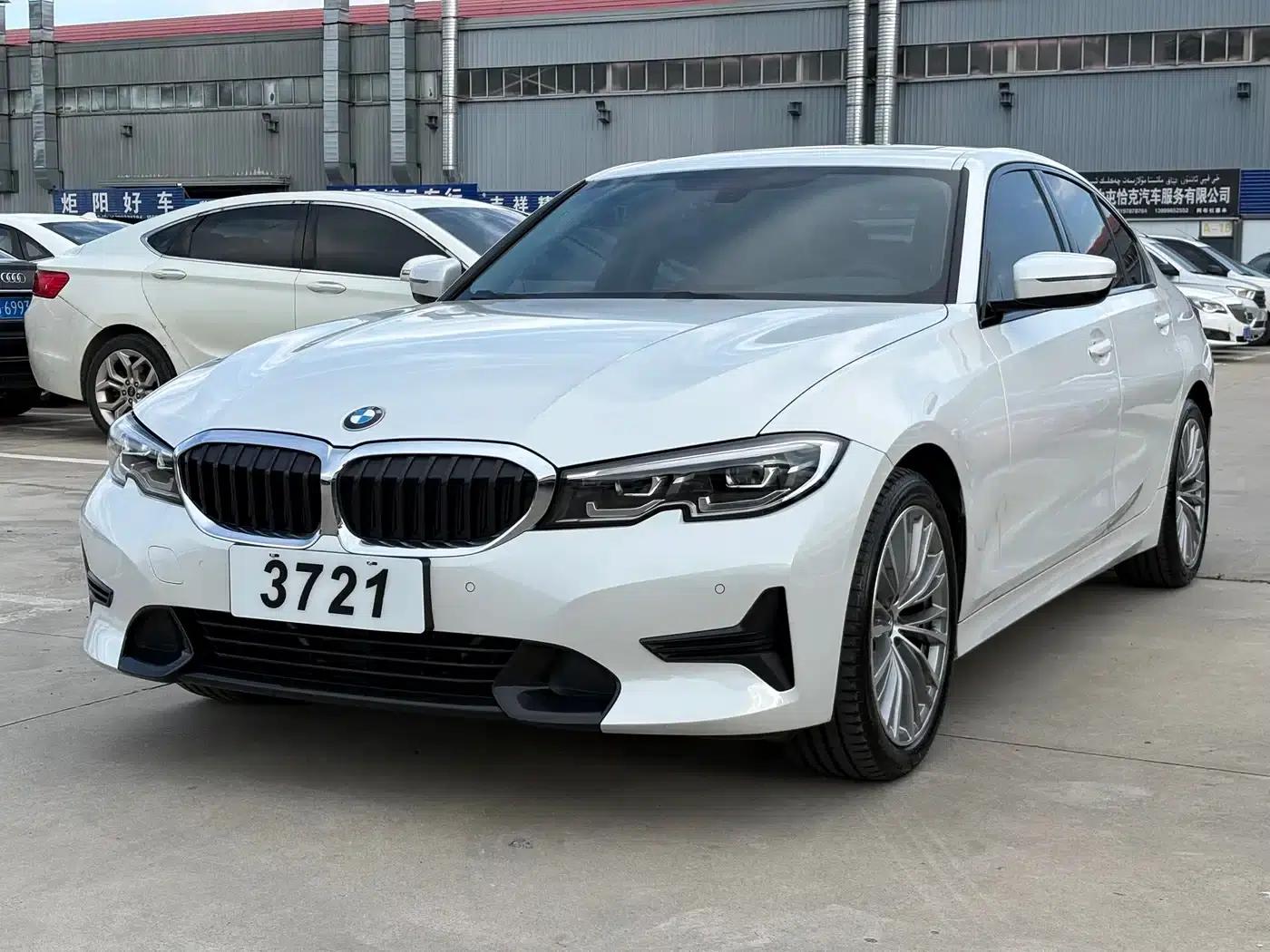 2021 BMW 3 Series Facelift 320i Sport Package — миниатюра 1
