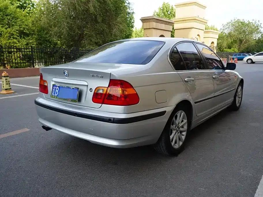 BMW 3 Series 2005 325i Leading Edition — миниатюра 11
