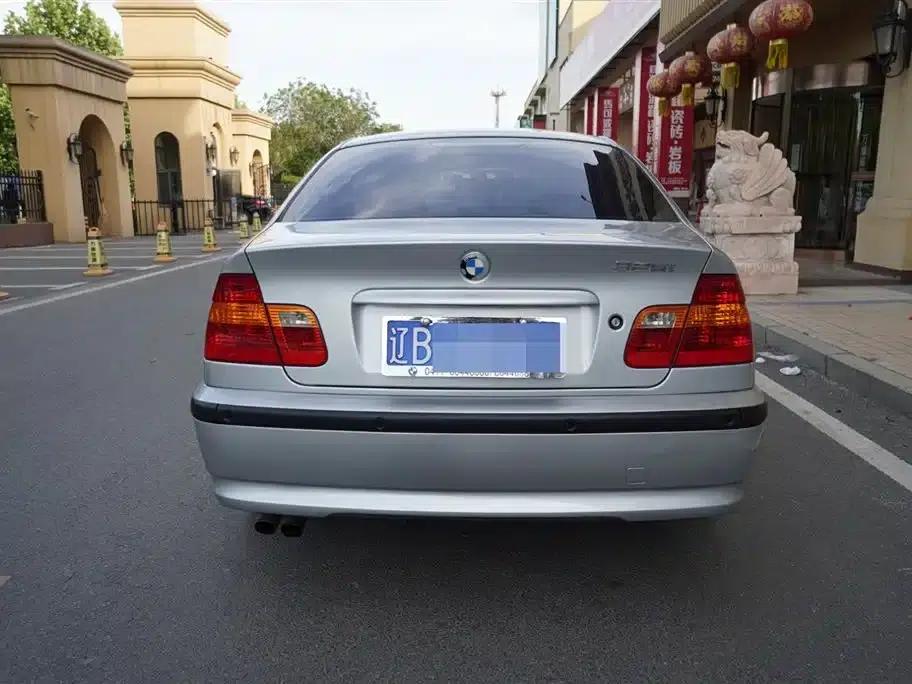 BMW 3 Series 2005 325i Leading Edition — миниатюра 10