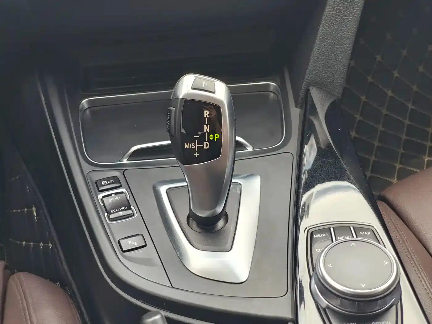 BMW 3 Series 2019 320Li Fashion Edition — миниатюра 21