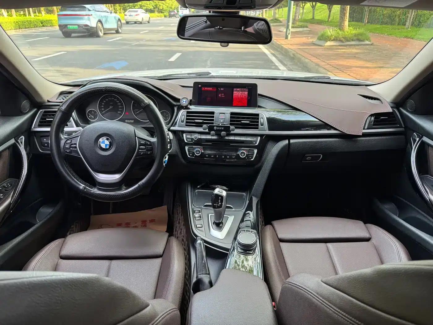 BMW 3 Series 2019 320Li Fashion Edition — миниатюра 6