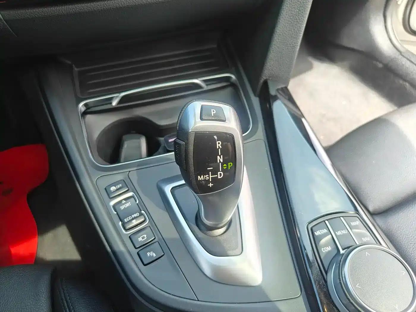 BMW 3 Series 2019 320Li xDrive Fashion Edition — миниатюра 18