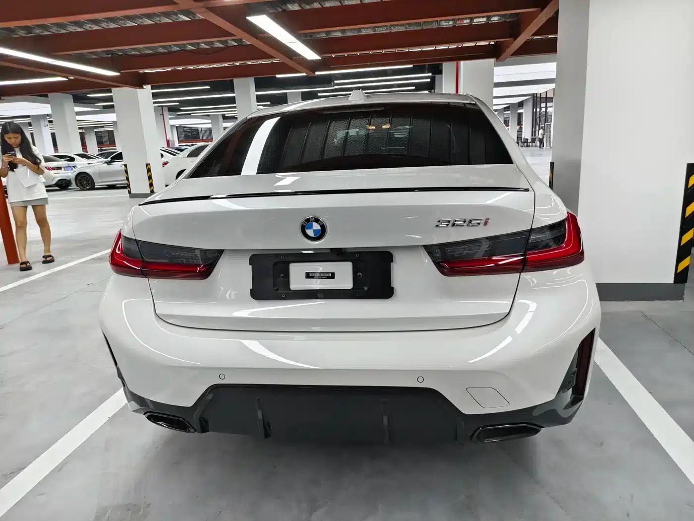 2023 BMW 3 Series 325i M Sport Shadow Edition — миниатюра 11