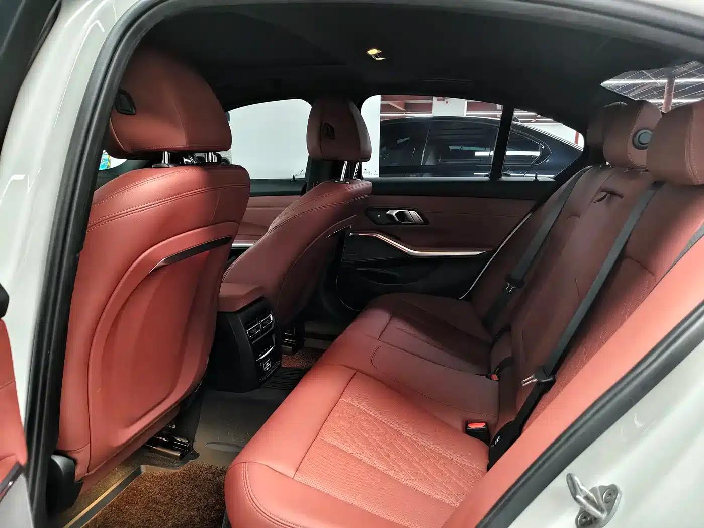 2023 BMW 3 Series 325i M Sport Shadow Edition — миниатюра 8
