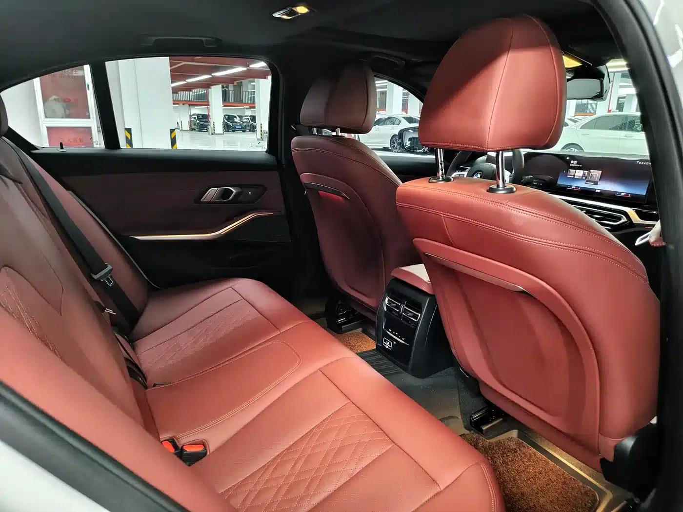 2023 BMW 3 Series 325i M Sport Shadow Edition — миниатюра 9