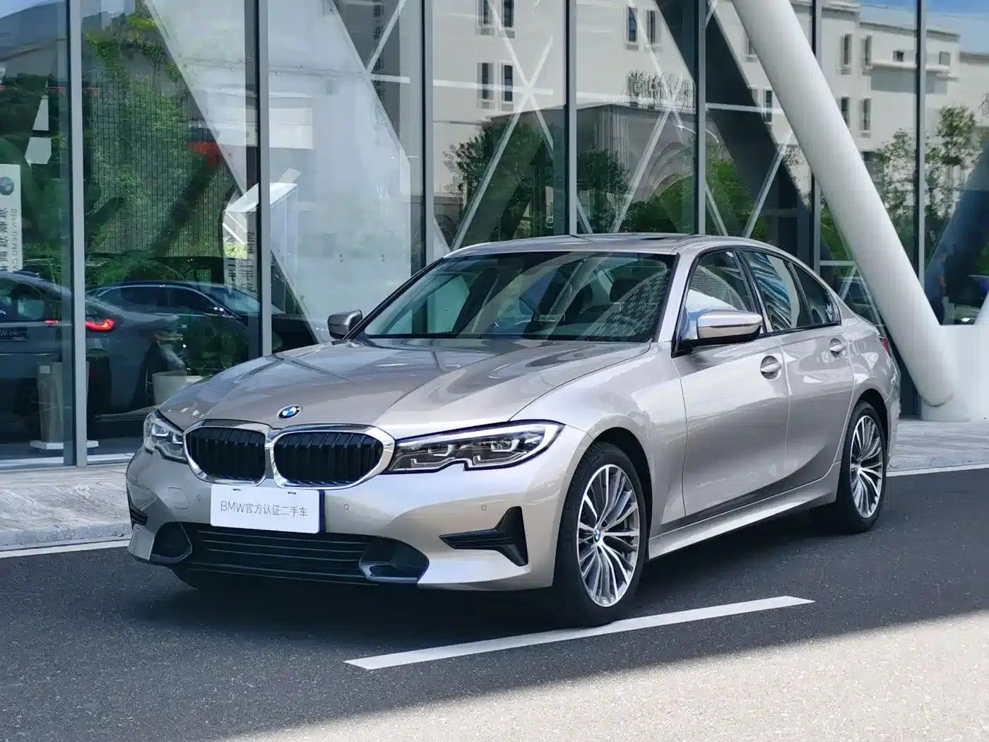2022 BMW 3 Series 320i Sport Package — миниатюра 1