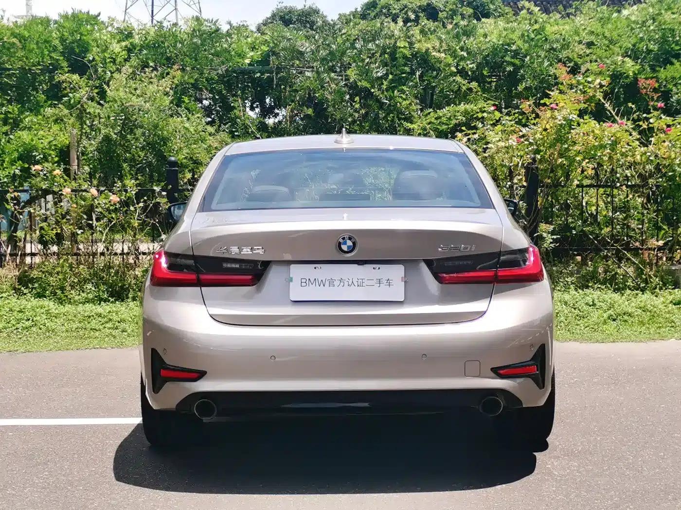 2022 BMW 3 Series 320i Sport Package — миниатюра 5