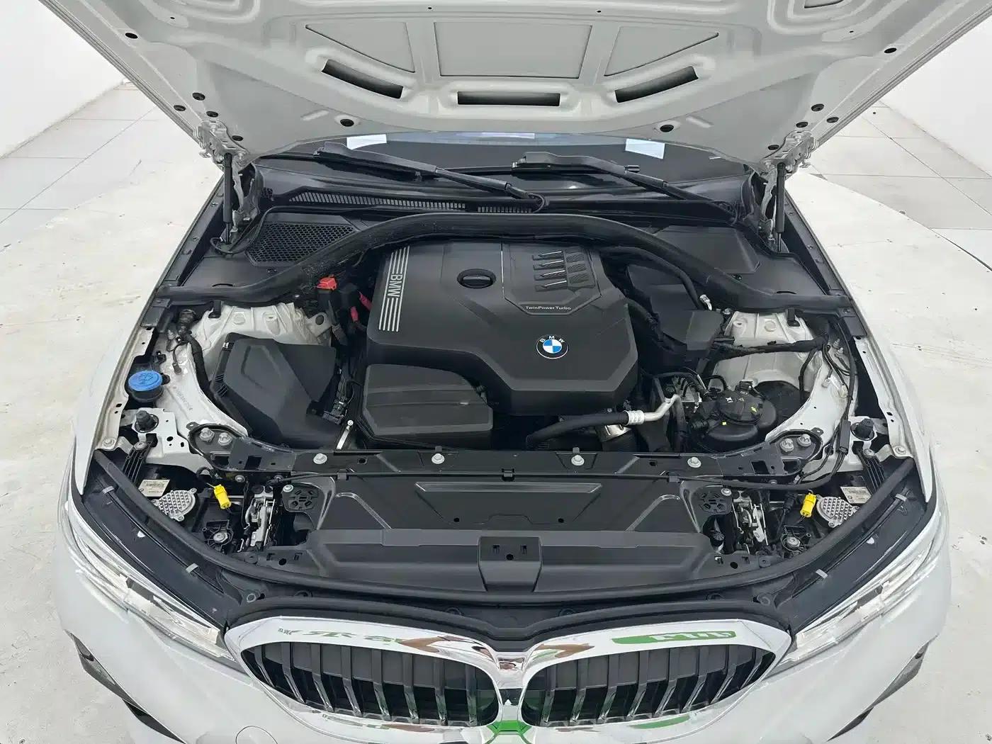 2022 BMW 3 Series 320Li M Sport Package — миниатюра 17